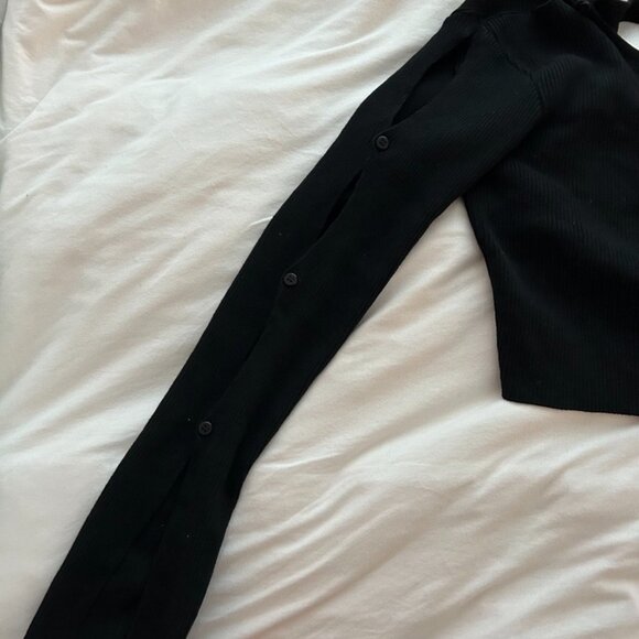 Open-back buttoned cutout sweater - Picture 3 of 5